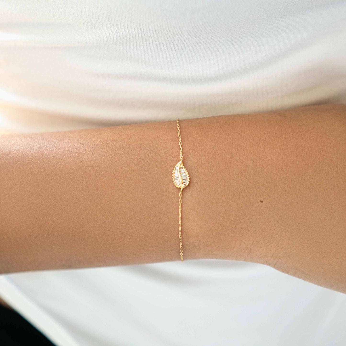 18K Yellow Gold Leaf Diamond Pendant Bracelet