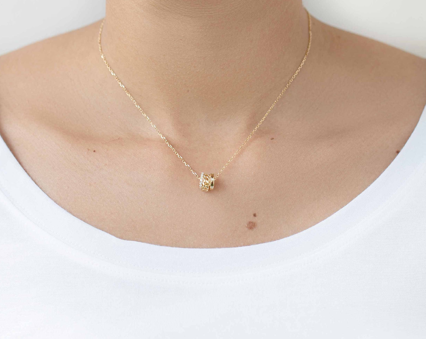 18k Yellow Gold Three Pendants DiamondNecklace