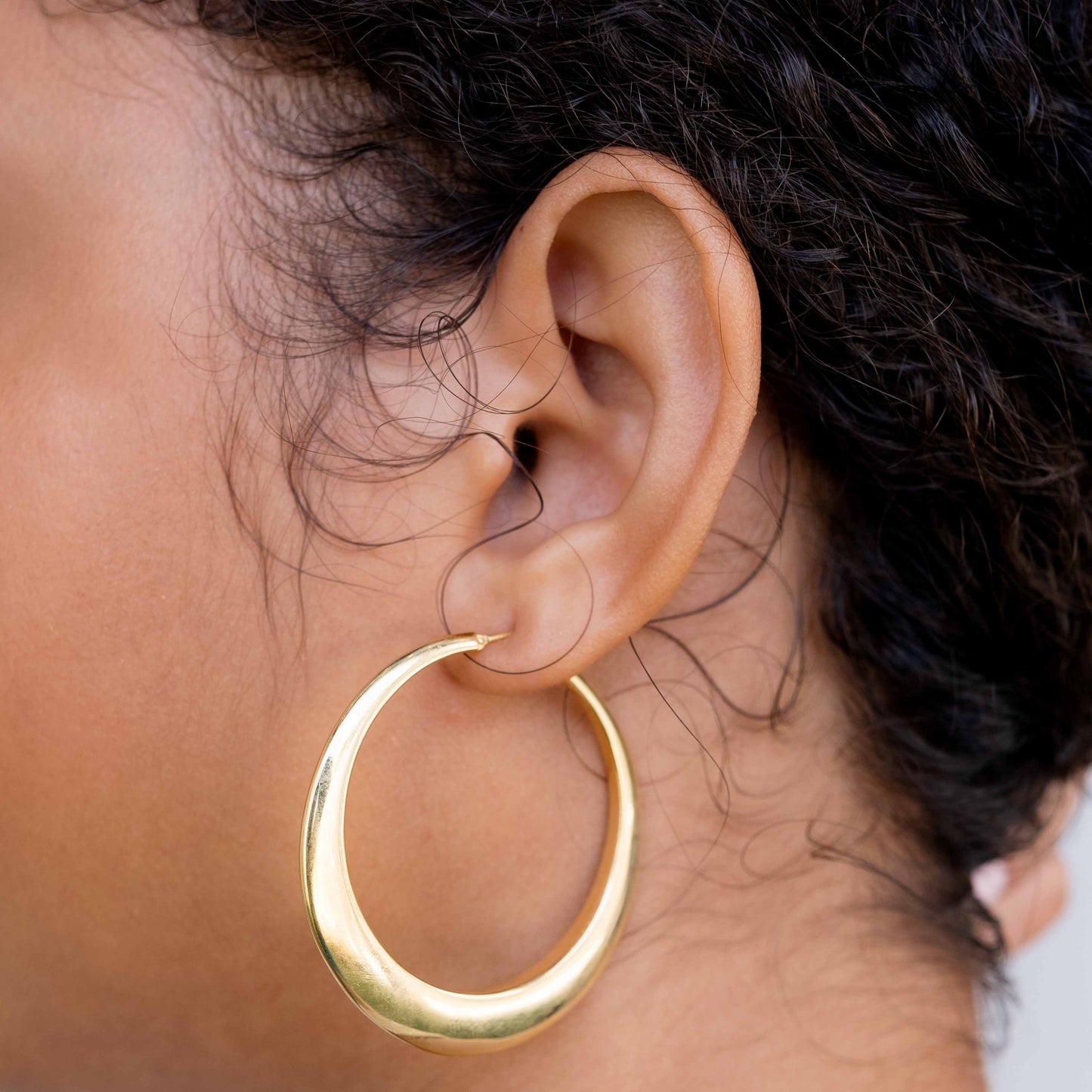 18K Yellow Gold Flat Stylish Hoop Earrings