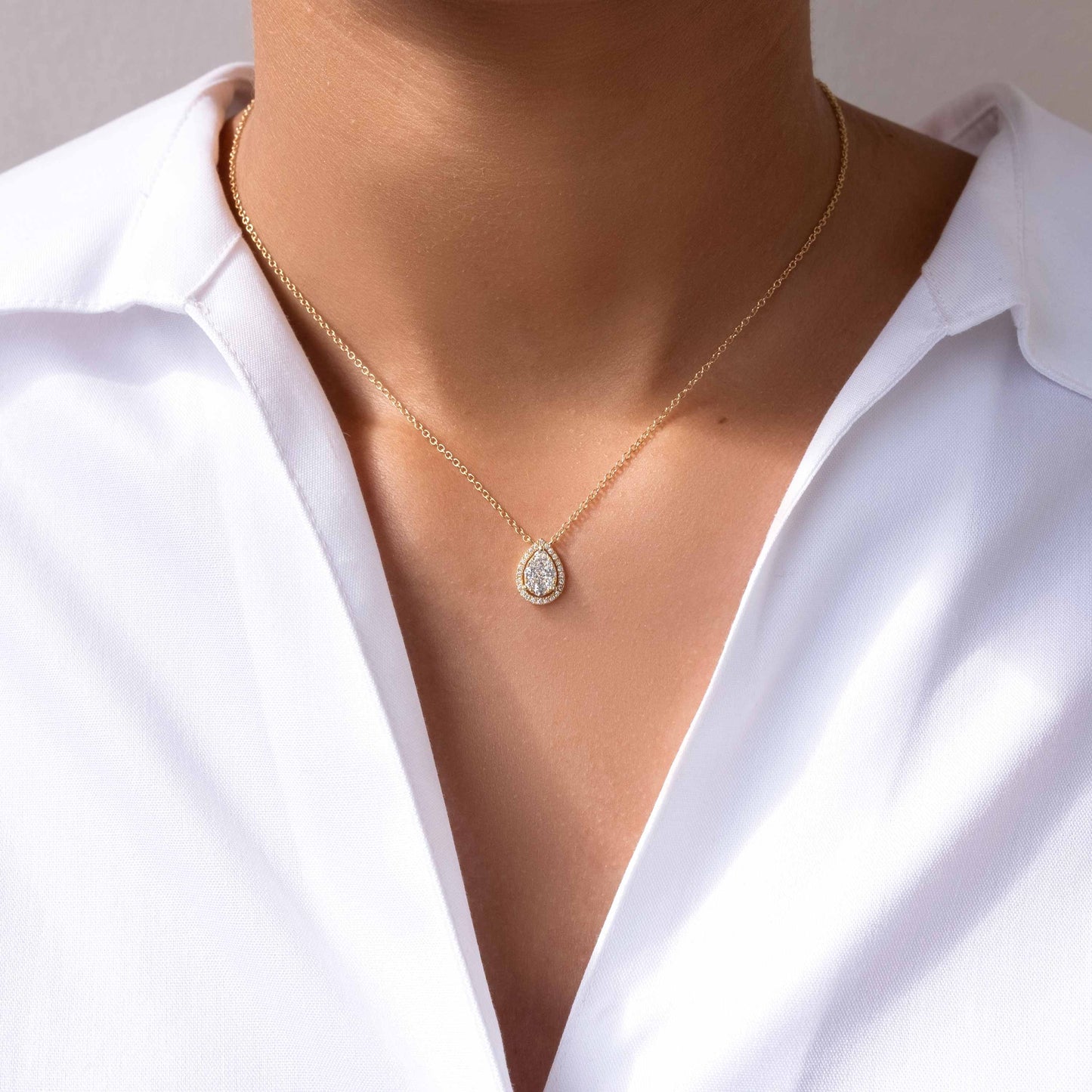 18K Yellow Gold Teardrop Diamond Pendant Necklace