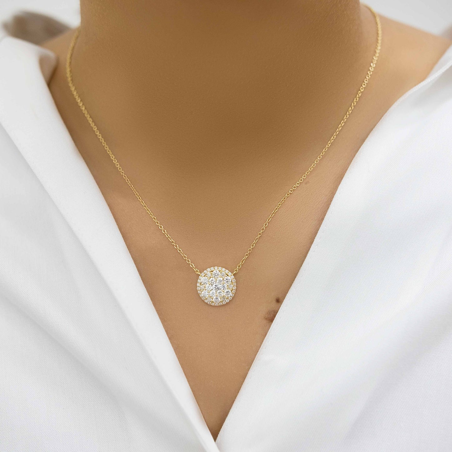 18K Yellow Gold Classic Round Diamond Pendant Necklace.